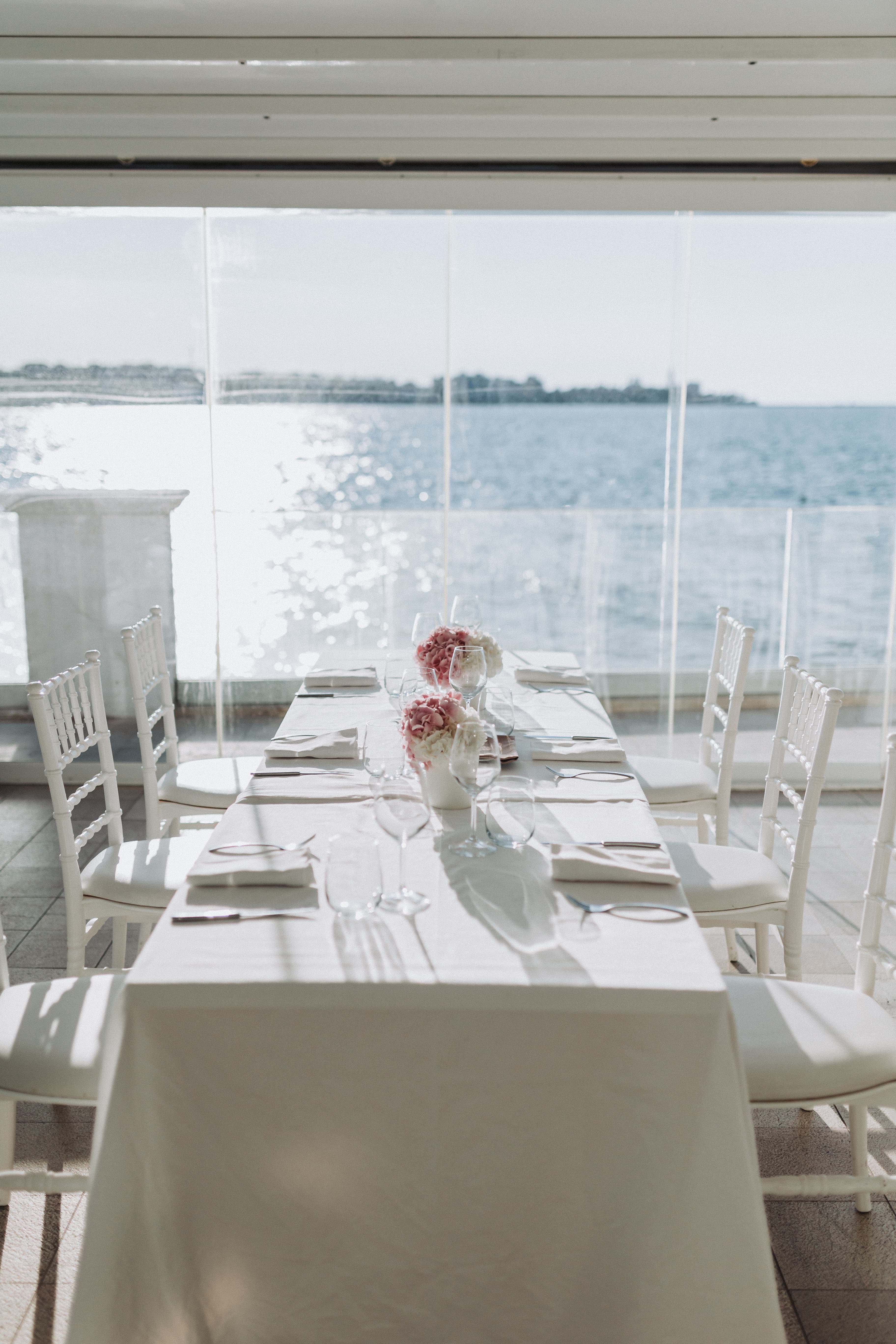 Relais on the sea